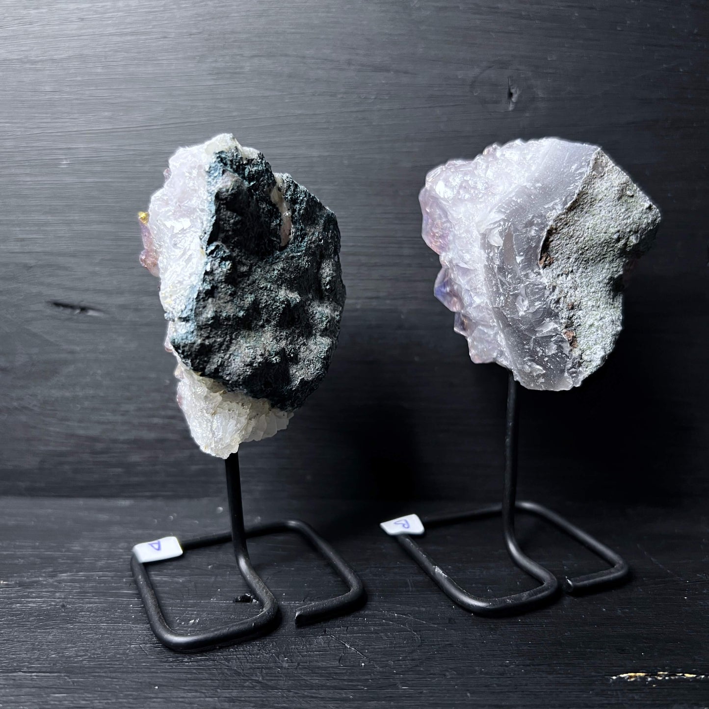 Angel Aura Amethyst auf Metallständer - A und B Rückseite