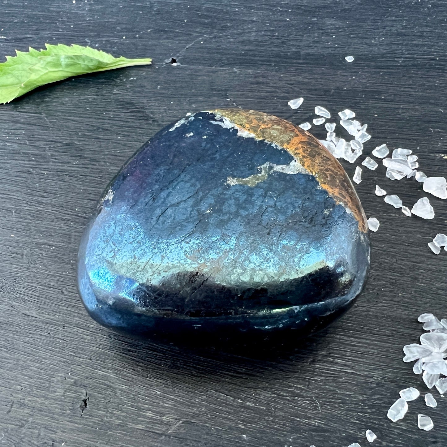 Covellit Handschmeichler, flach, 103 Gramm | Happy Minerals