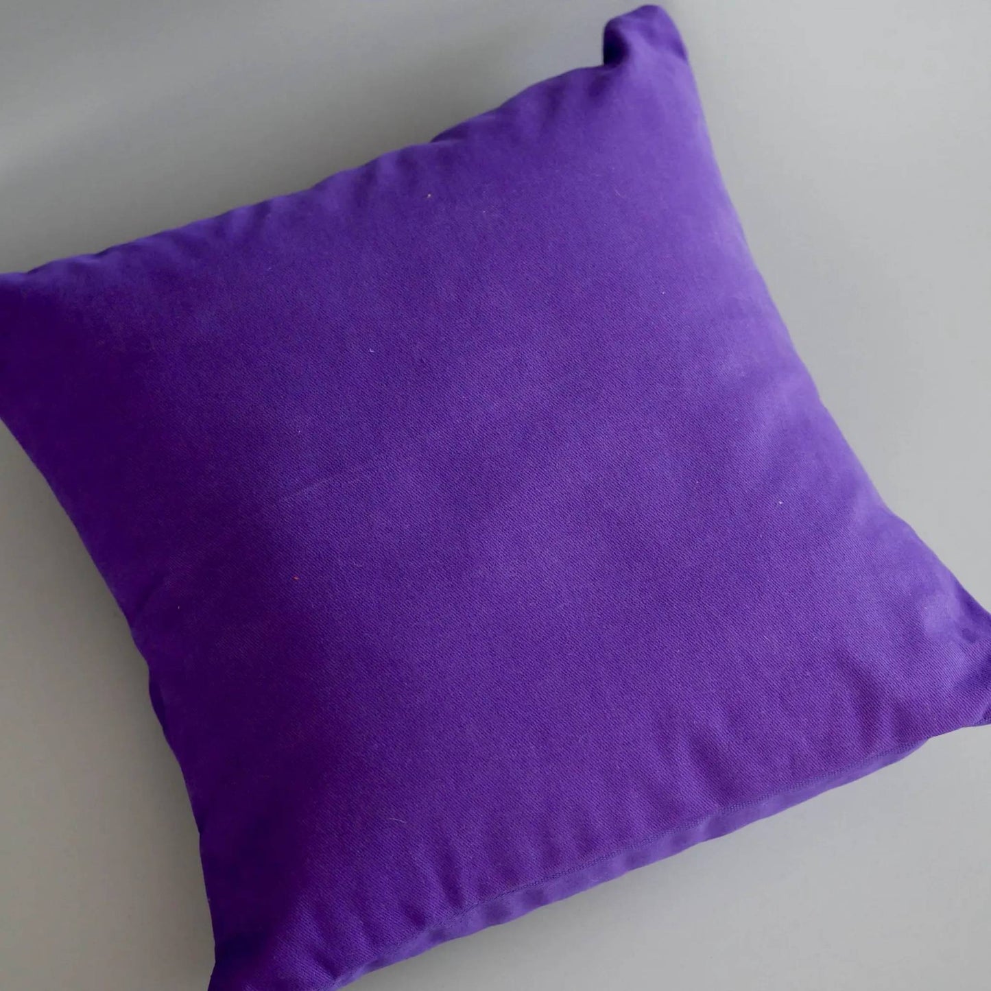 Meditationskissen lila | Buchweizenschalen Fuellung waschbar | Happy Minerals