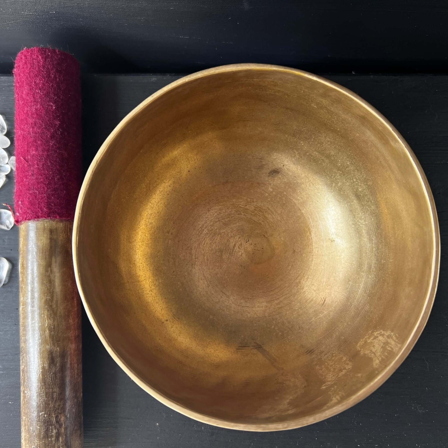 Shamadi Klangschale 13cm mit Klöppel und Kissen.