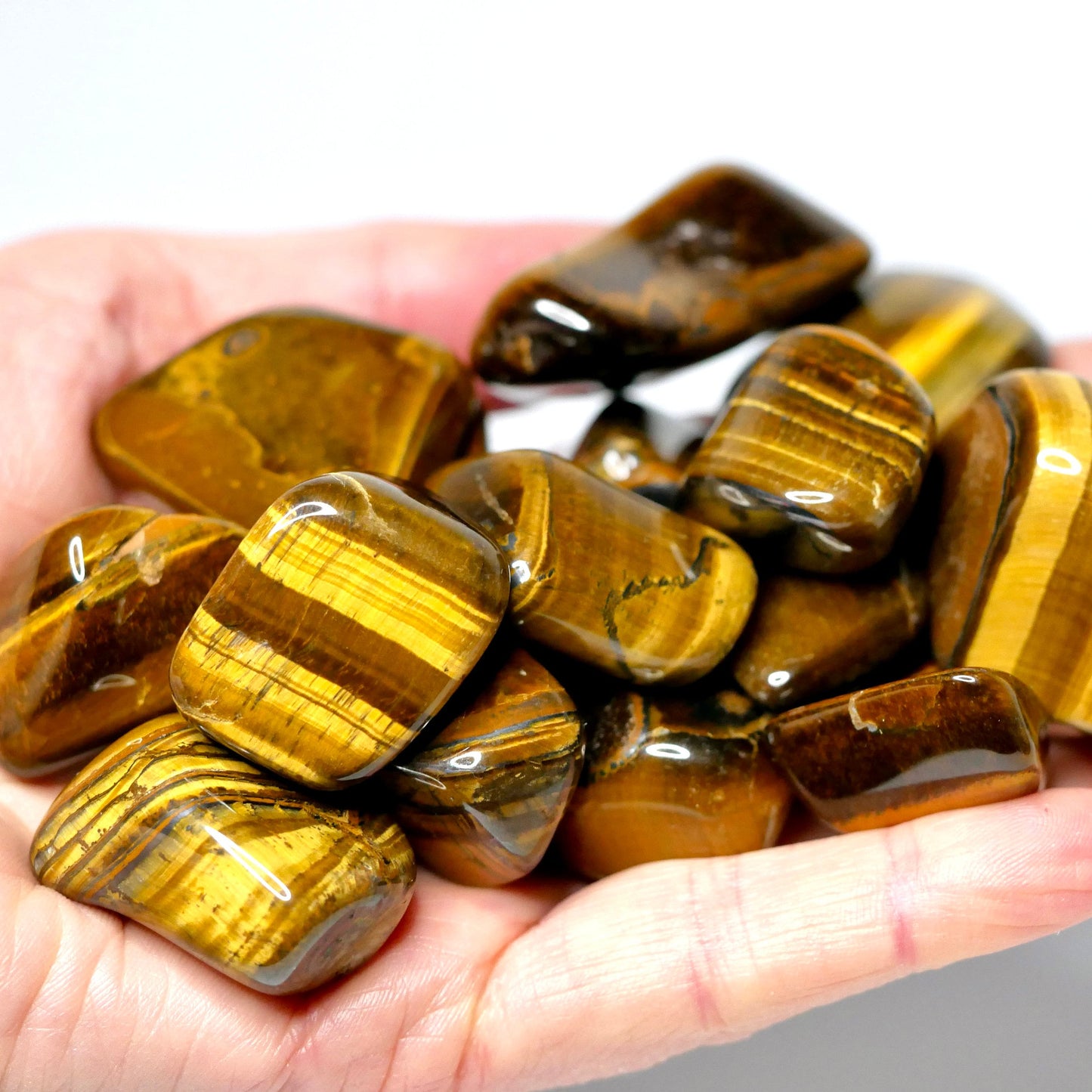 Tigerauge Trommelstein | goldbrauner Kristall | Handschmeichler | Mut Selbstvertrauen Fokus | Chakra Sternzeichen Geschenk | Happy Minerals