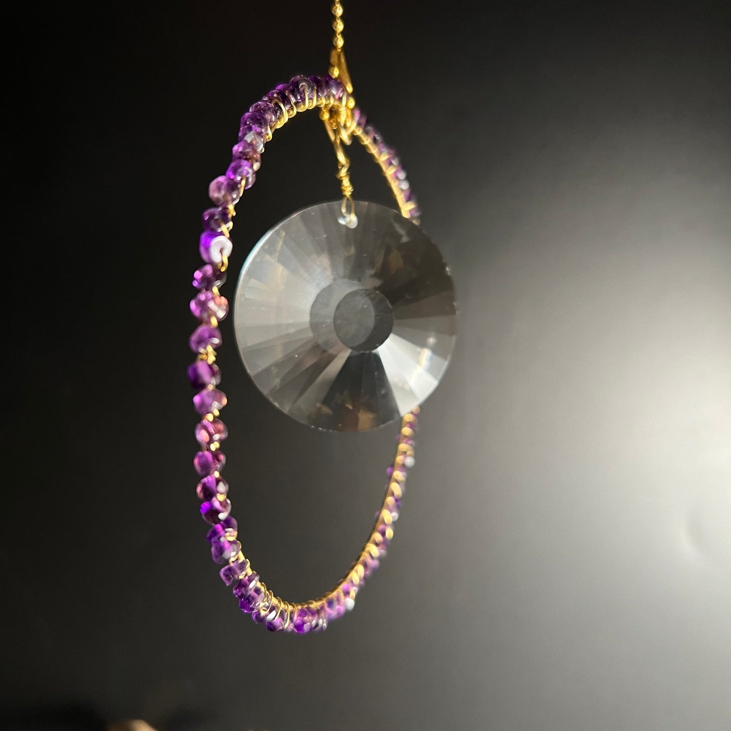 Amethyst Glaskristall Sonne | Runder Kreis Lila Perlen | Gold Fassung Oval | Deutschland | Happy Minerals