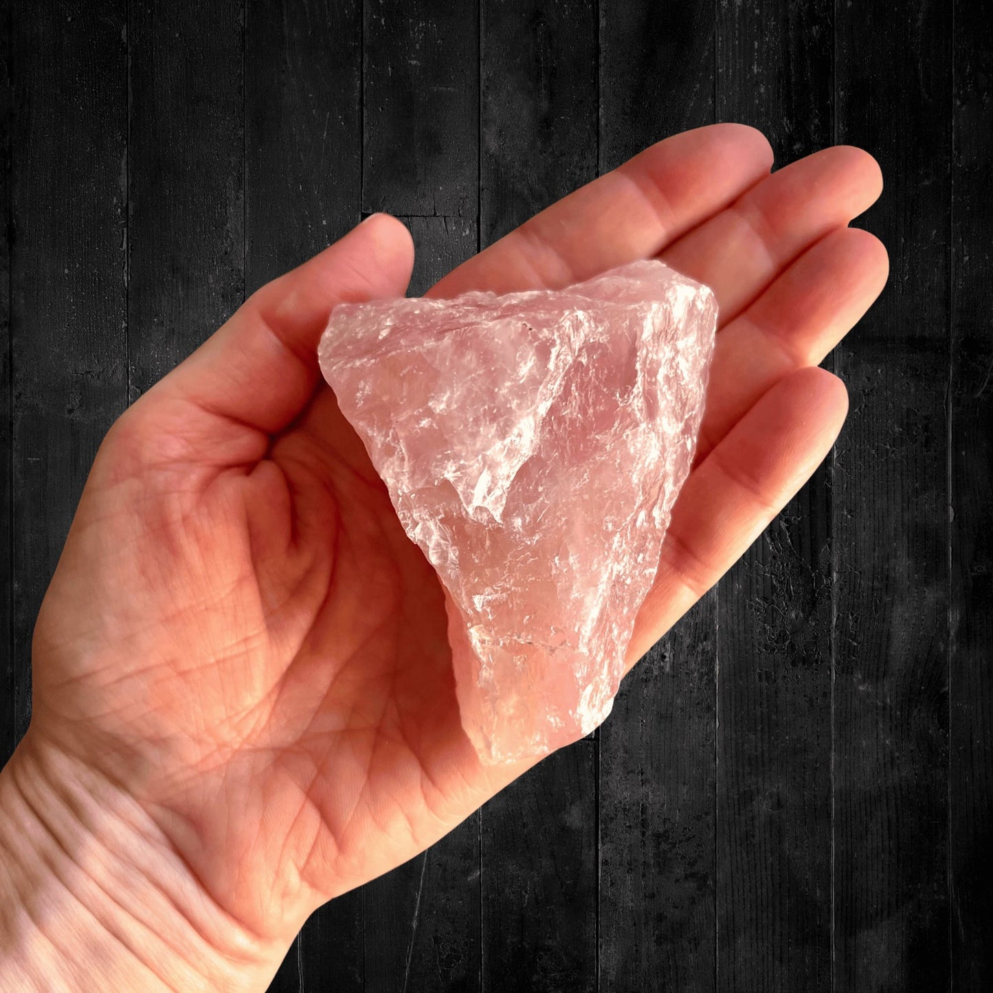 Wildes, ungeschliffenes Rosenquarz Rohstück einzigartig und naturbelassen | Happy Minerals