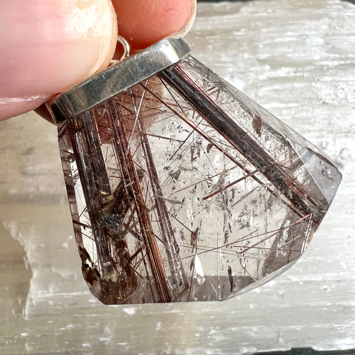 roter rutil in klarem quarz, sterlingsilberöse | Ansicht 16 | Happy Minerals