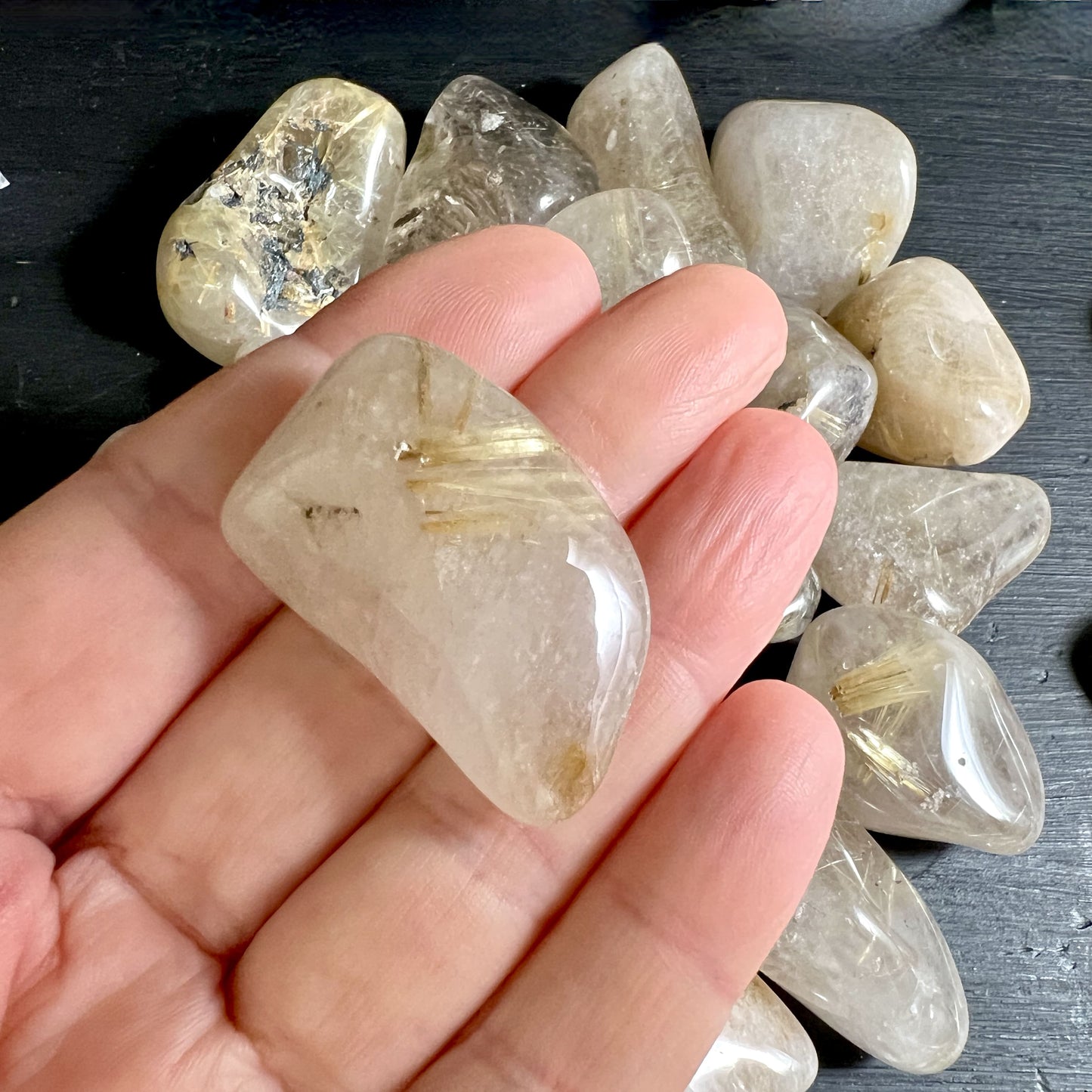 Rutilquarz Handschmeichler, gross mit goldenem Faden | Happy Minerals