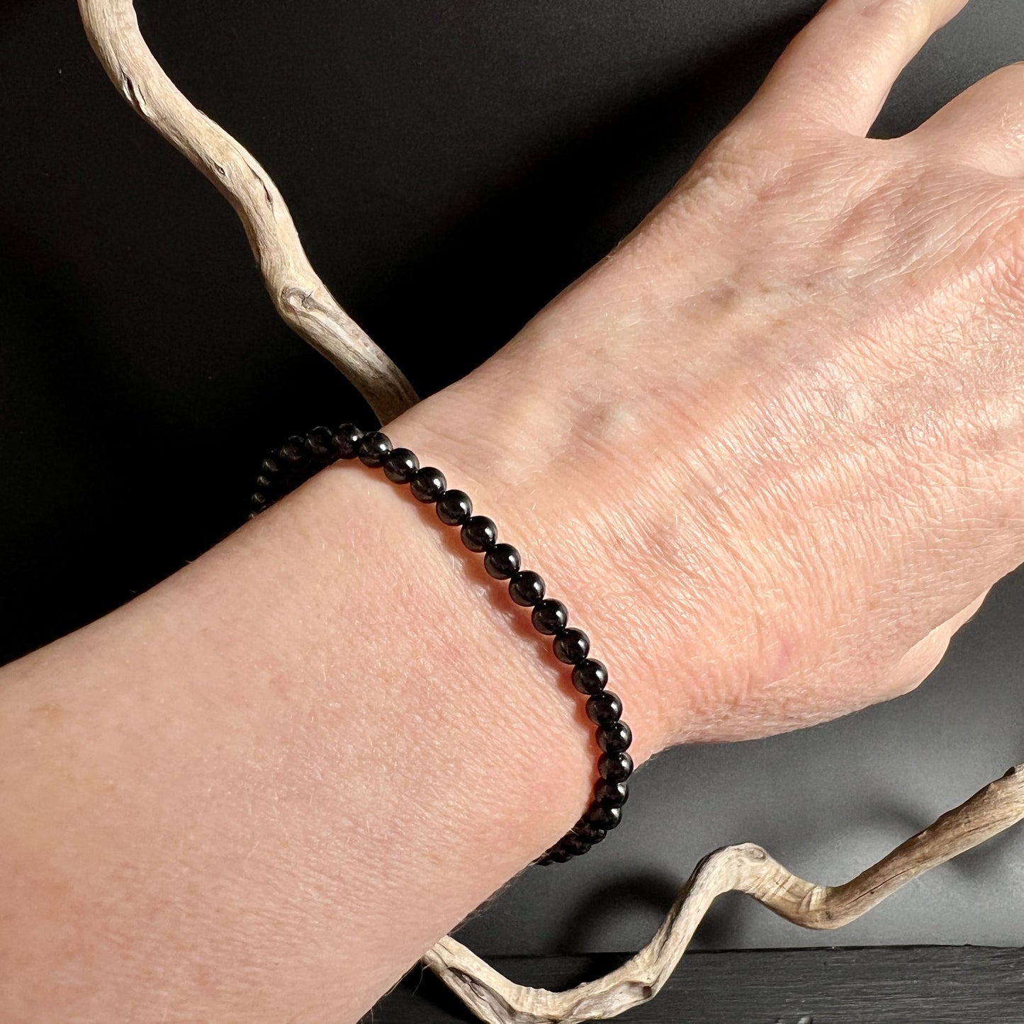 Zartes Turmalin Armband, ideal kombinierbar im Armband-Stack | Happy Minerals