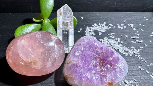Blogbeitrag | Goldenes Dreieck: Bergkristall, Rosenquarz und Amethyst | Wirkung | Happy Minerals