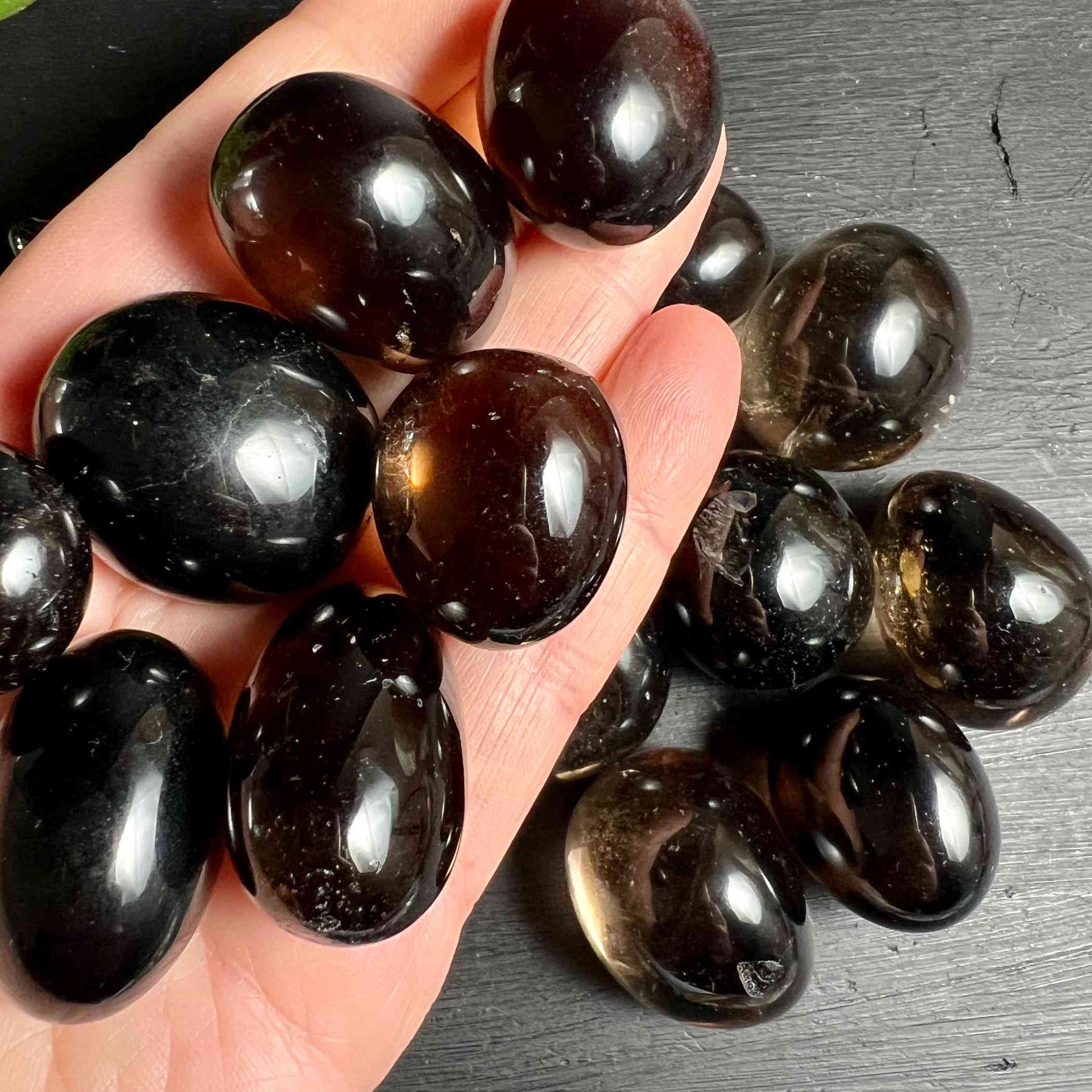 Klarer Rauchquarz | L-Size ca. 3cm |  in der Hand| Happy Minerals