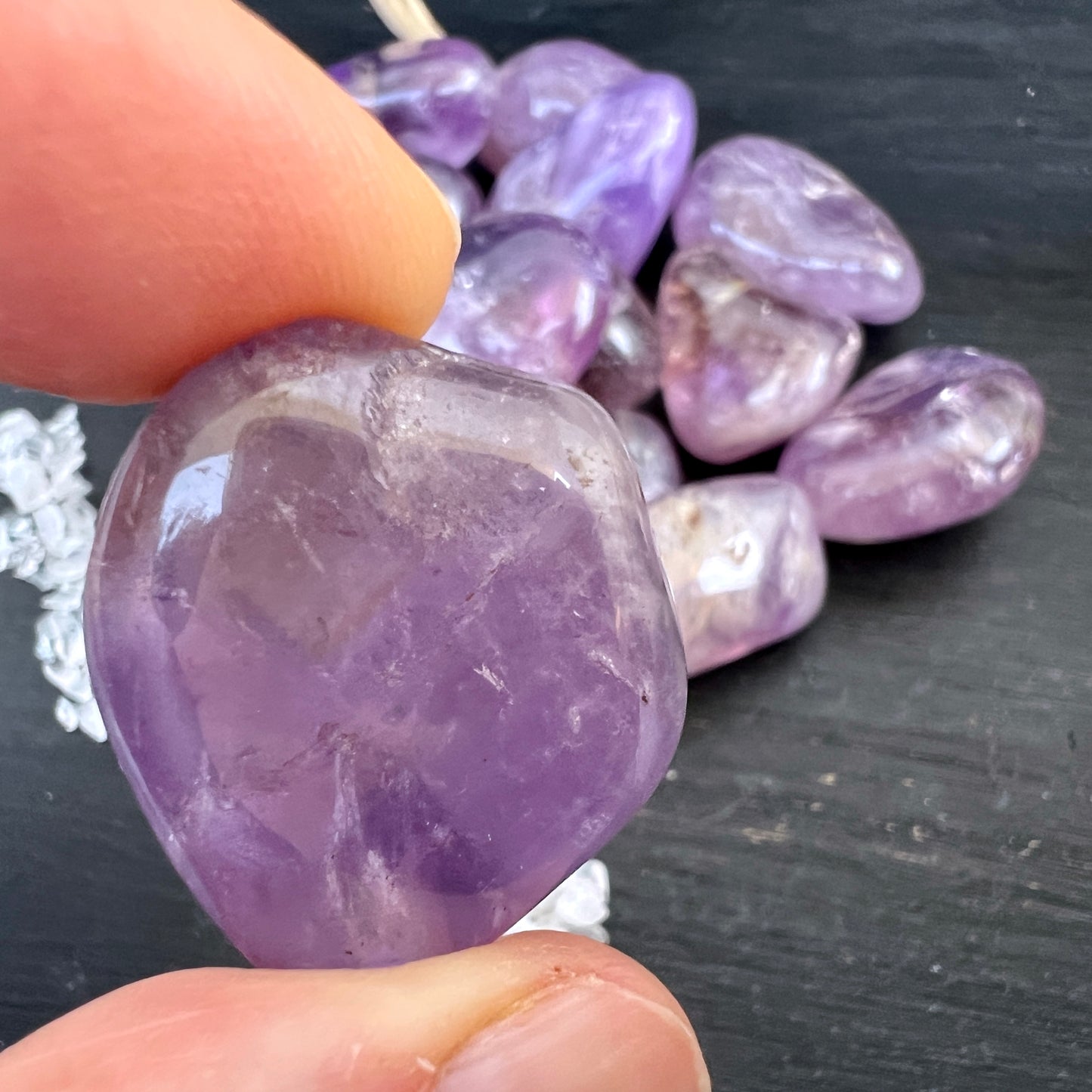 Ametrin Trommelsteine aus Bolivien, Nahaufnahme  | Happy Minerals