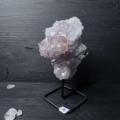 Angel Aura Amethyst auf Metallständer - A Vollbild