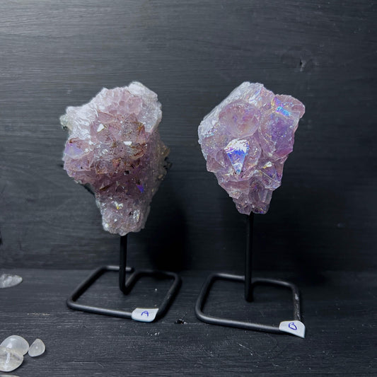 Angel Aura Amethyst auf Metallständer - im Vergleich
