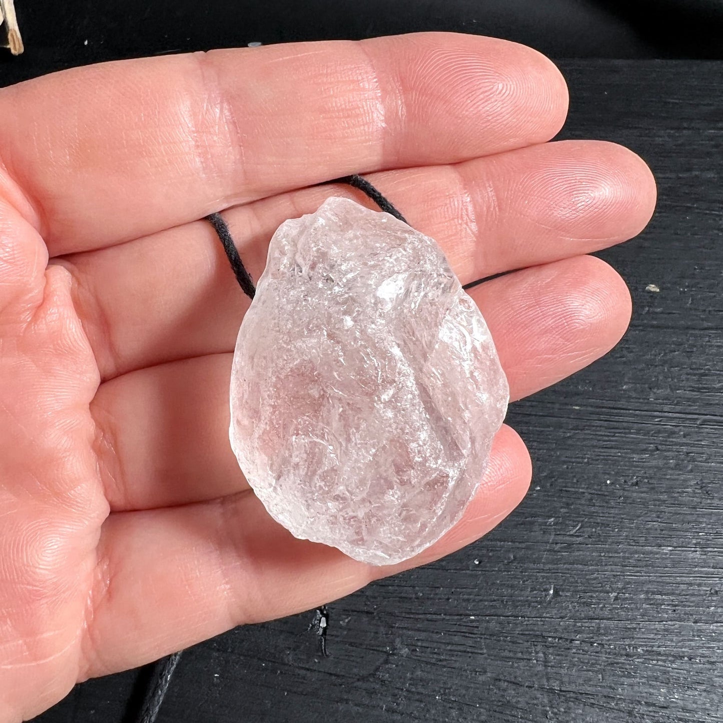 Großer Bergkristallanhänger, stärkt die Eigenenergie | Happy Minerals