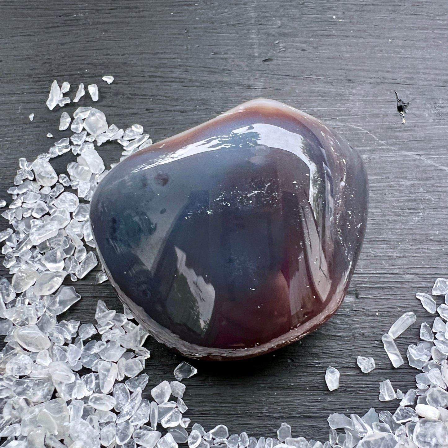 Botswana Achat Handschmeichler | Peach-Weiß-Creme - Rückseite Grau-Blau  | Happy Minerals