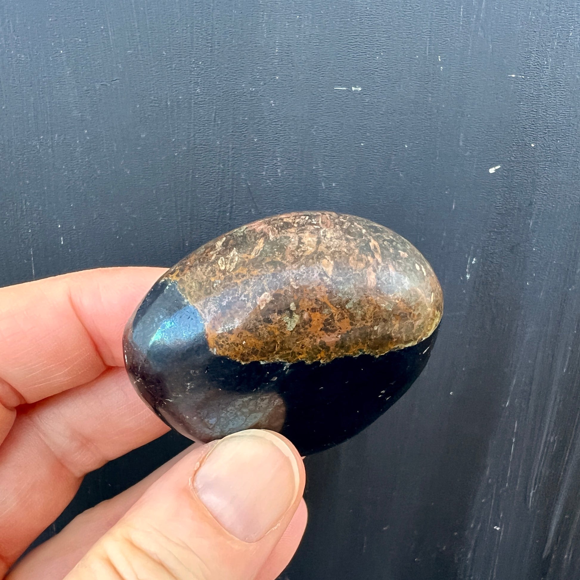Covellin Handschmeichler aus Peru, seltenes Kupfersulfid| Happy Minerals