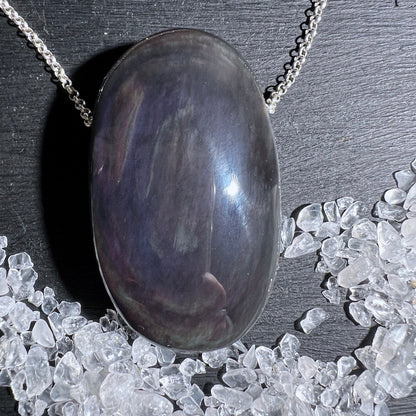 Dieser Regenbogenobsidian Anhänger ist ein echter Hingucker! | Happy Minerals