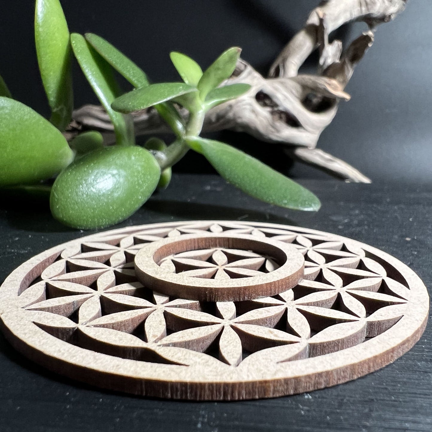 Blume des Lebens Kugelhalter 7cm | passend für Edelsteine und Orgonkugeln | Happy Minerals