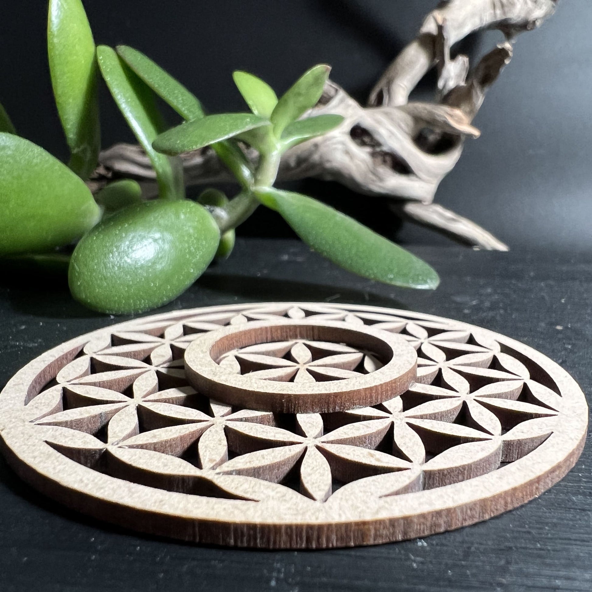 Blume des Lebens Kugelhalter 7cm | passend für Edelsteine und Orgonkugeln | Happy Minerals