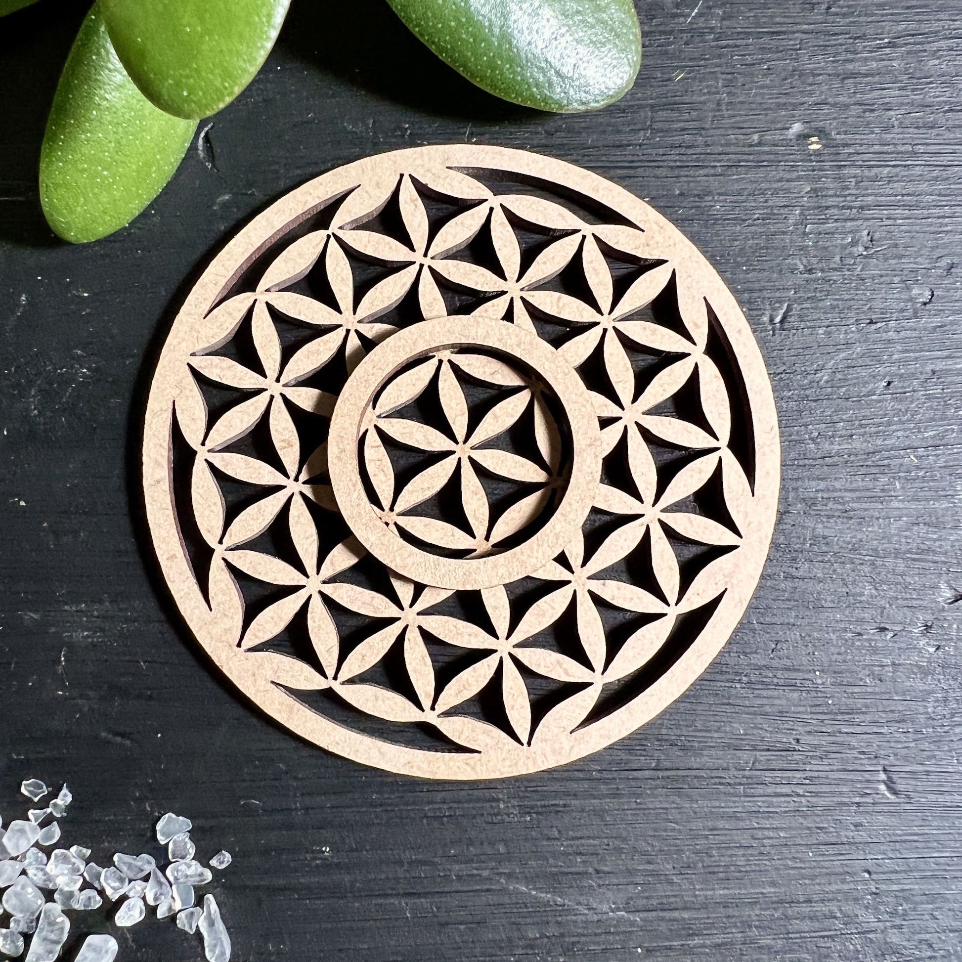 Blume des Lebens Kugelhalter aus MDF für Edelsteine und Orgonkugeln | Happy Minerals