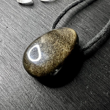 Goldobsidian, gebohrt