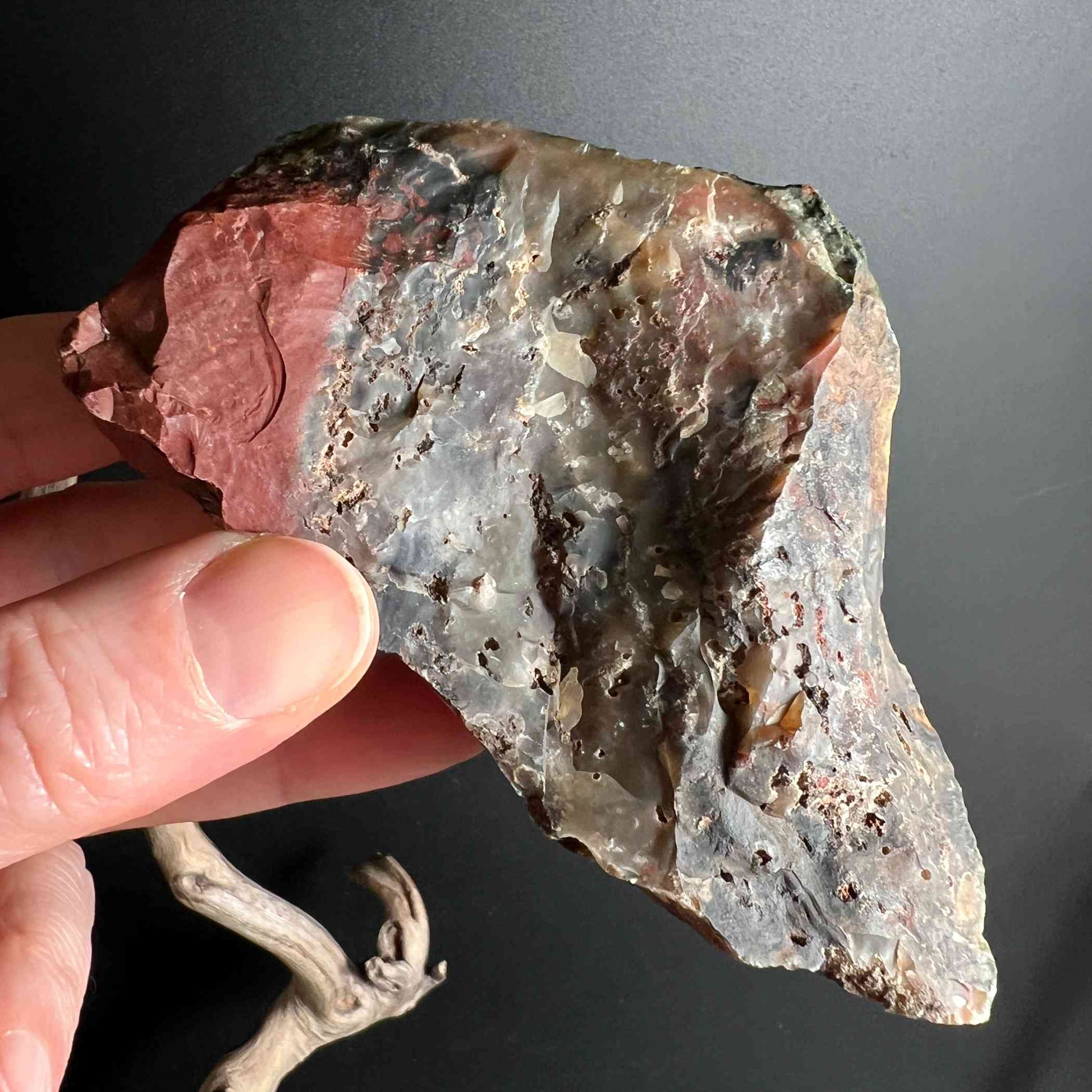 Heliotrop Rohstein aus Brasilien, schwarz-rot Variante Nr. 2 Rückseite