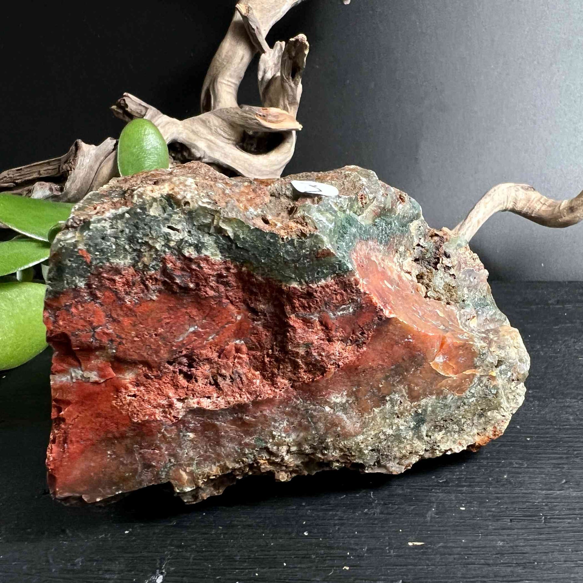 Heliotrop Rohstein aus Brasilien, grün-rot Variante Nr. 3