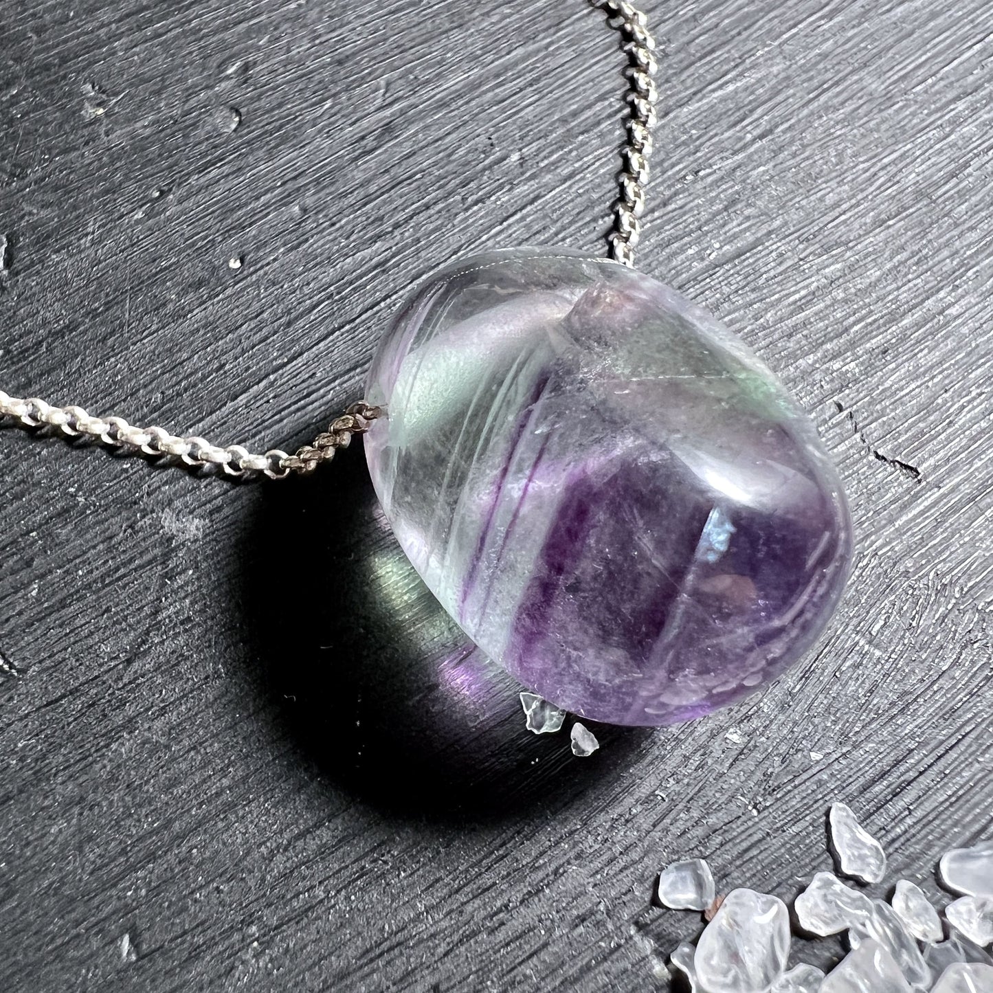 Fluorit Anhänger 25x17mm | Grün-Lila mit Band