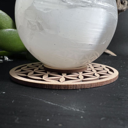 Blume des Lebens Kugelhalter 7cm mit Selenitkugel | passend für Edelsteine und Orgonkugeln | Happy Minerals