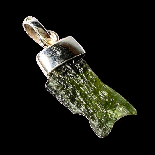 Moldavit Anhänger, 33mm, mit Silberöse, von oben | Happy Minerals