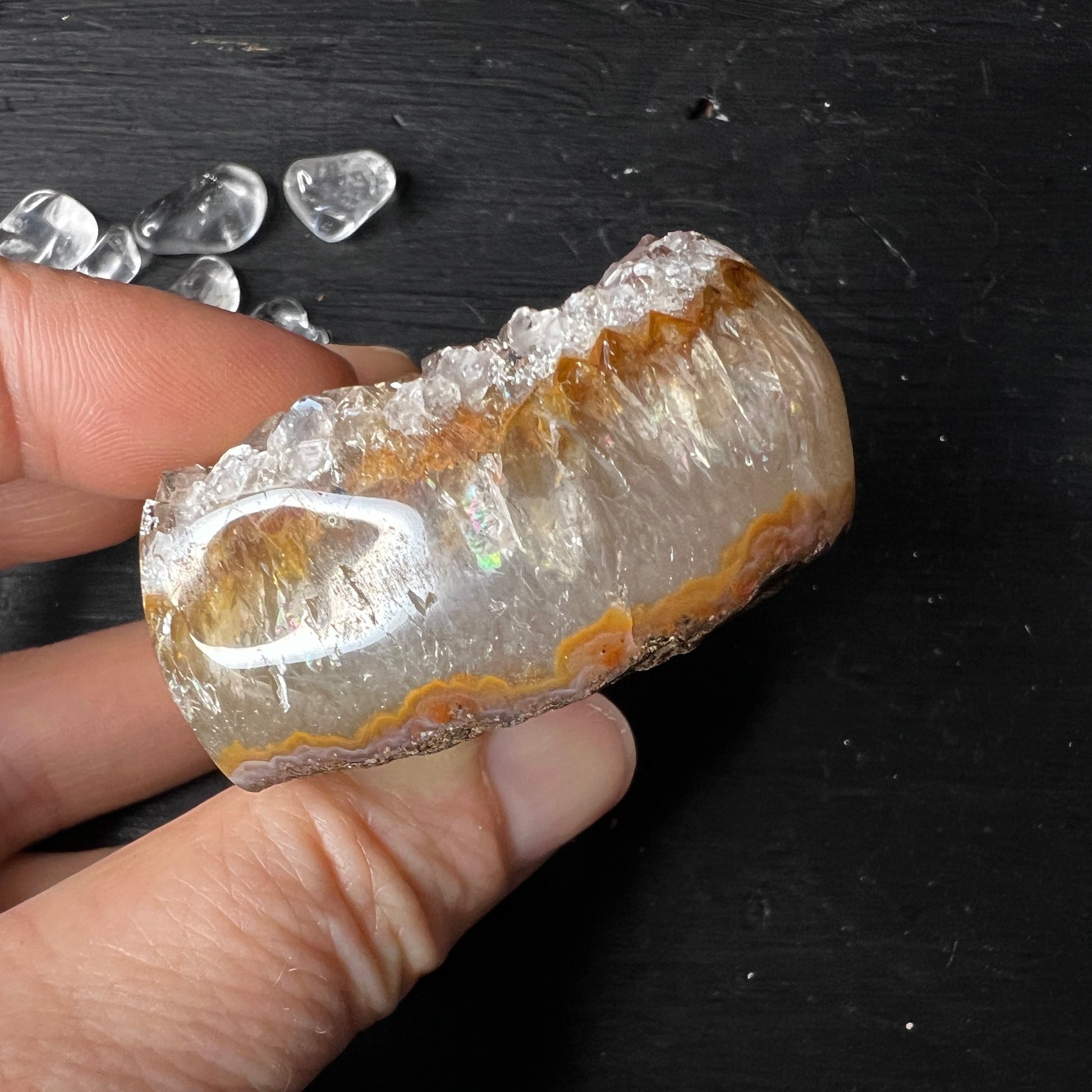 Orange Rainbow Galaxy Amethyst Herz aus Uruguay, seitlich links | Happy Minerals