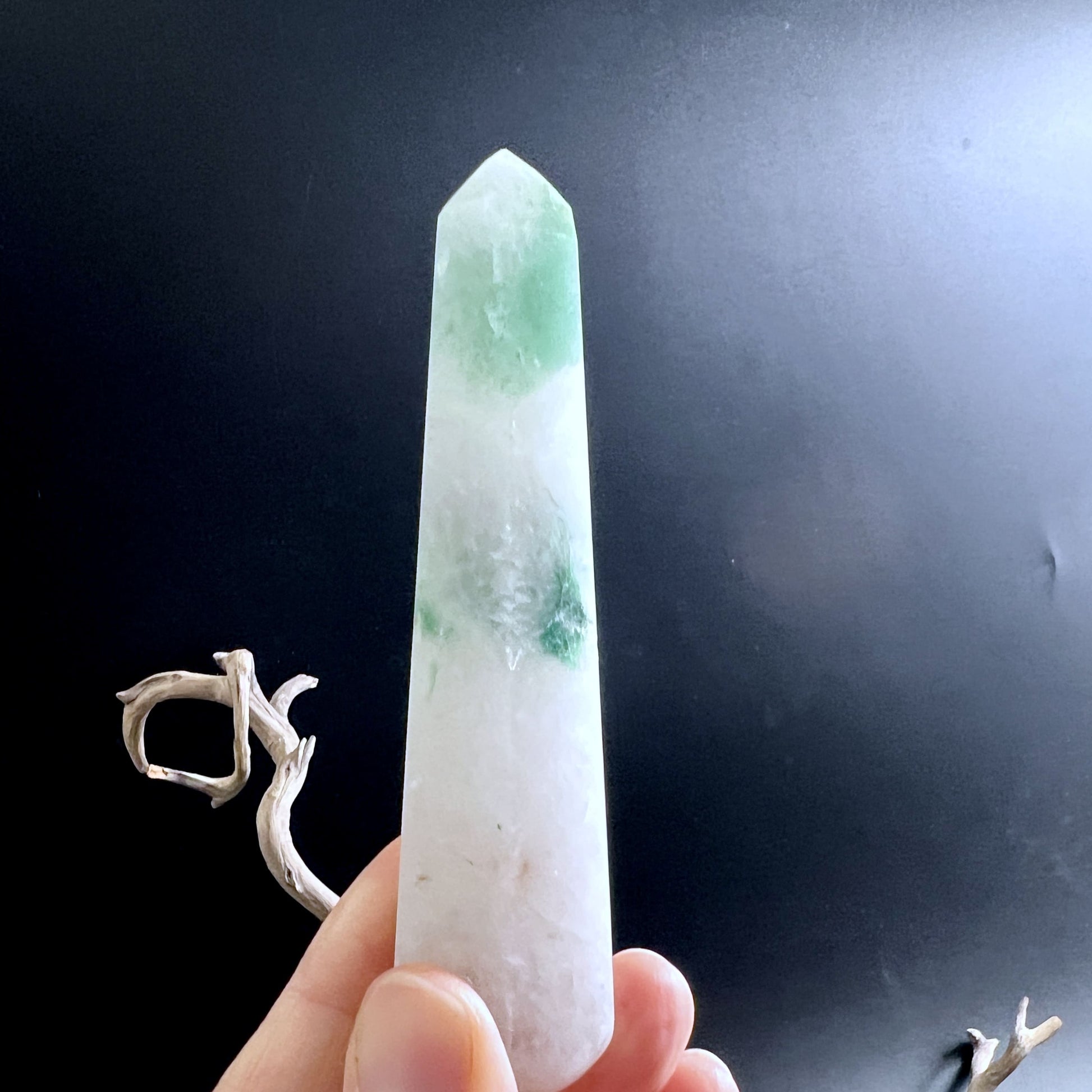 Quarz Aventurin Massagestab mit grüner Spitze und weißer Quarzmatrix, ca. 110 mm, aus Brasilien | Happy Minerals
