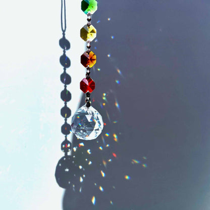 Licht-Tanz: Wenn die Sonne kitzelt, fängt das Zimmer an zu strahlen. 