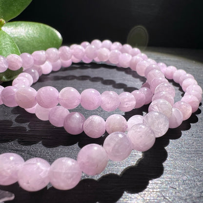 Rosa Kunzit Armband – 5mm Perlen, Länge 19cm. | Happy Minerals