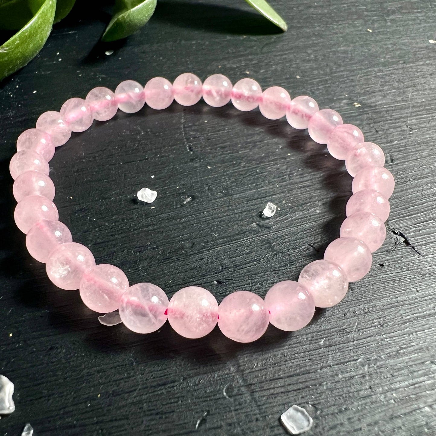 Einzelnes Rosenquarz Armband 6mm runde Perlen | milchig-rosa Schimmer | Happy Minerals
