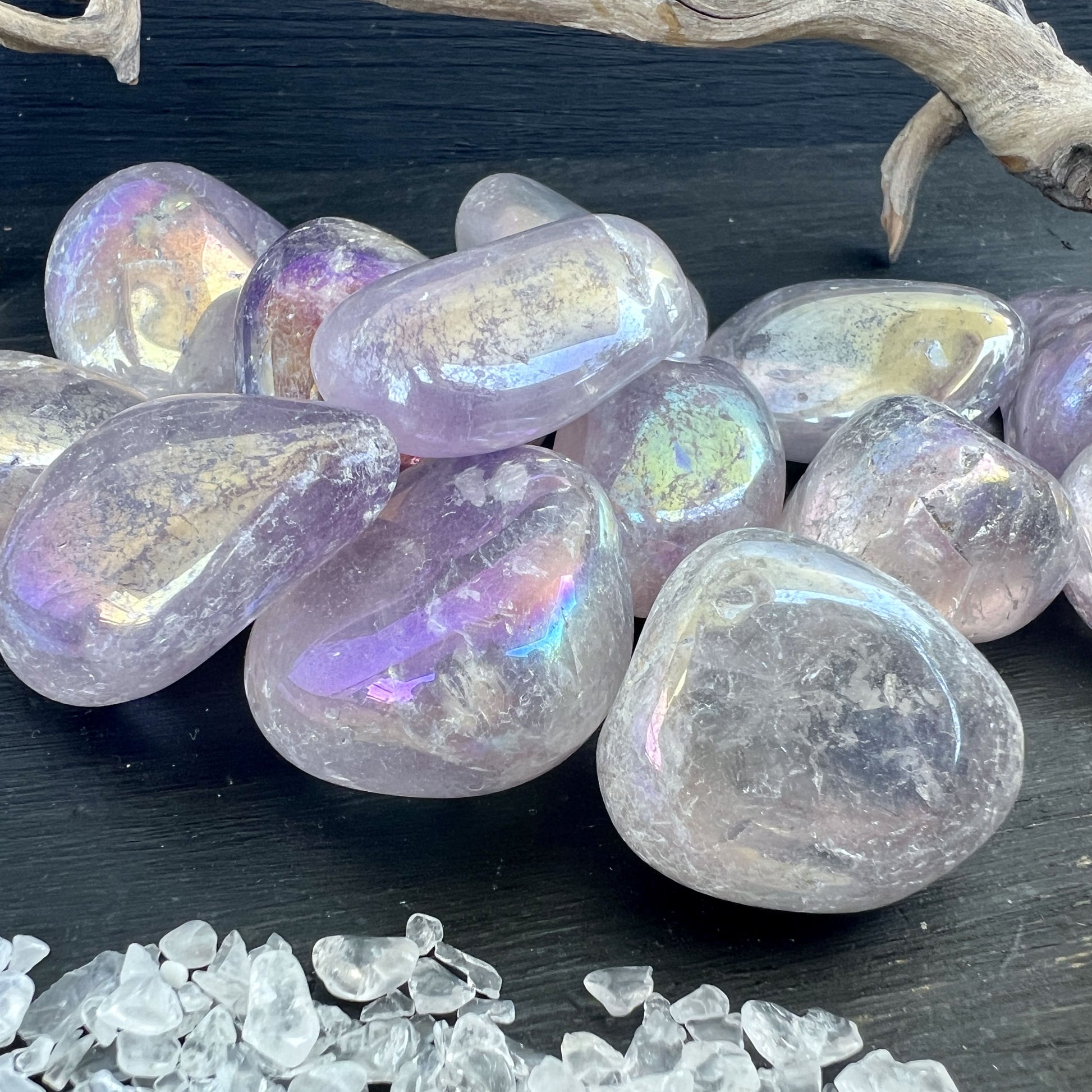 Schimmernde Angel Aura Amethyst Trommelsteine aus Brasilien | Happy Minerals