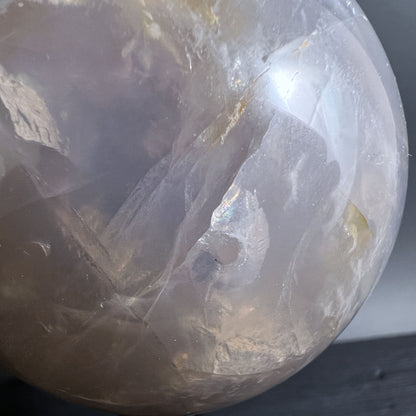 Seltene Rosenquarz Kugel mit Orange-gelben Limonit Einschlüssen | Happy Minerals