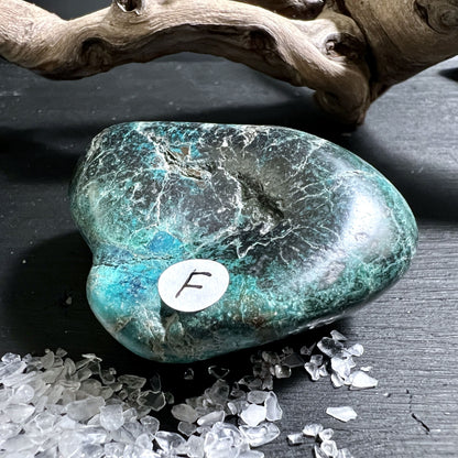 Shattuckit Handschmeichler aus Südafrika, "F" | Happy Minerals