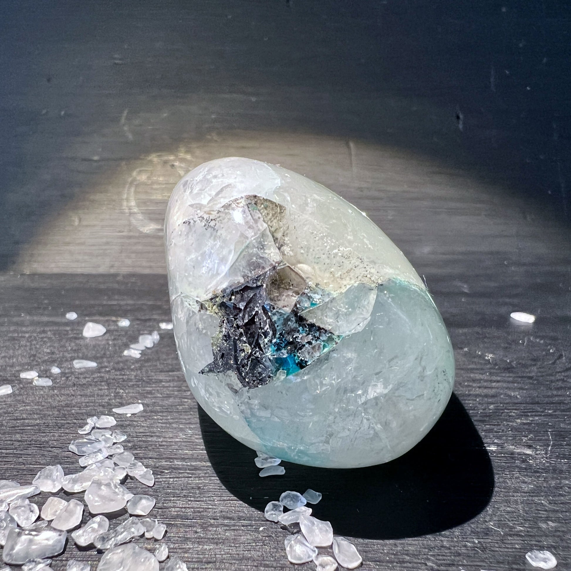 Türkis-Blauer Chrysokoll Quarz Handschmeichler | Quantum Quattro| Happy Minerals