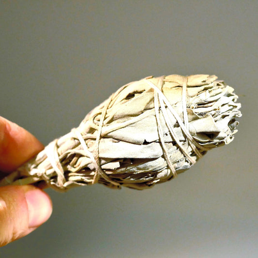 Weißer Salbei Bündel 10cm Salvia apiana | Weißer Salbei Räucherstick Smudge | kleines Räucherbündel für Kristall Reinigung | Happy Minerals