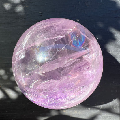 Wunderschöne Amethystkugel mit natürlichen Regenbögen.| Happy Minerals