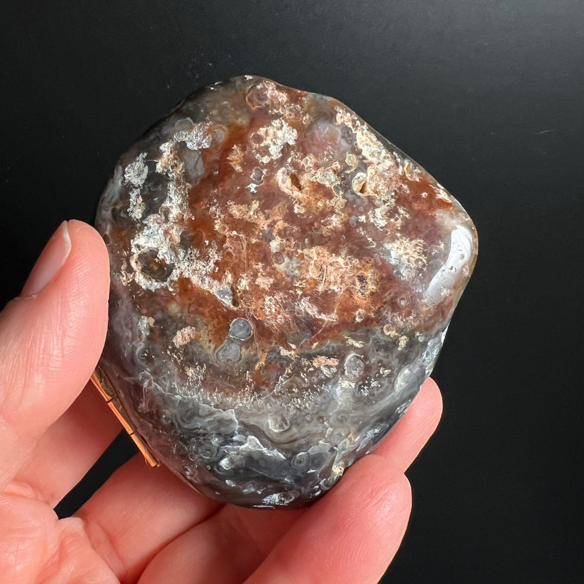 Achat Ringbox mit rostbrauner und grauer Kristalloberfläche, glänzend poliert, unregelmäßige Form | Happy Minerals