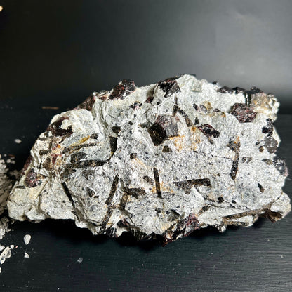 Granat-Matrix Textur | nadelförmige Einschlüsse | Glimmerstruktur | Almandin Norwegen | Happy Minerals