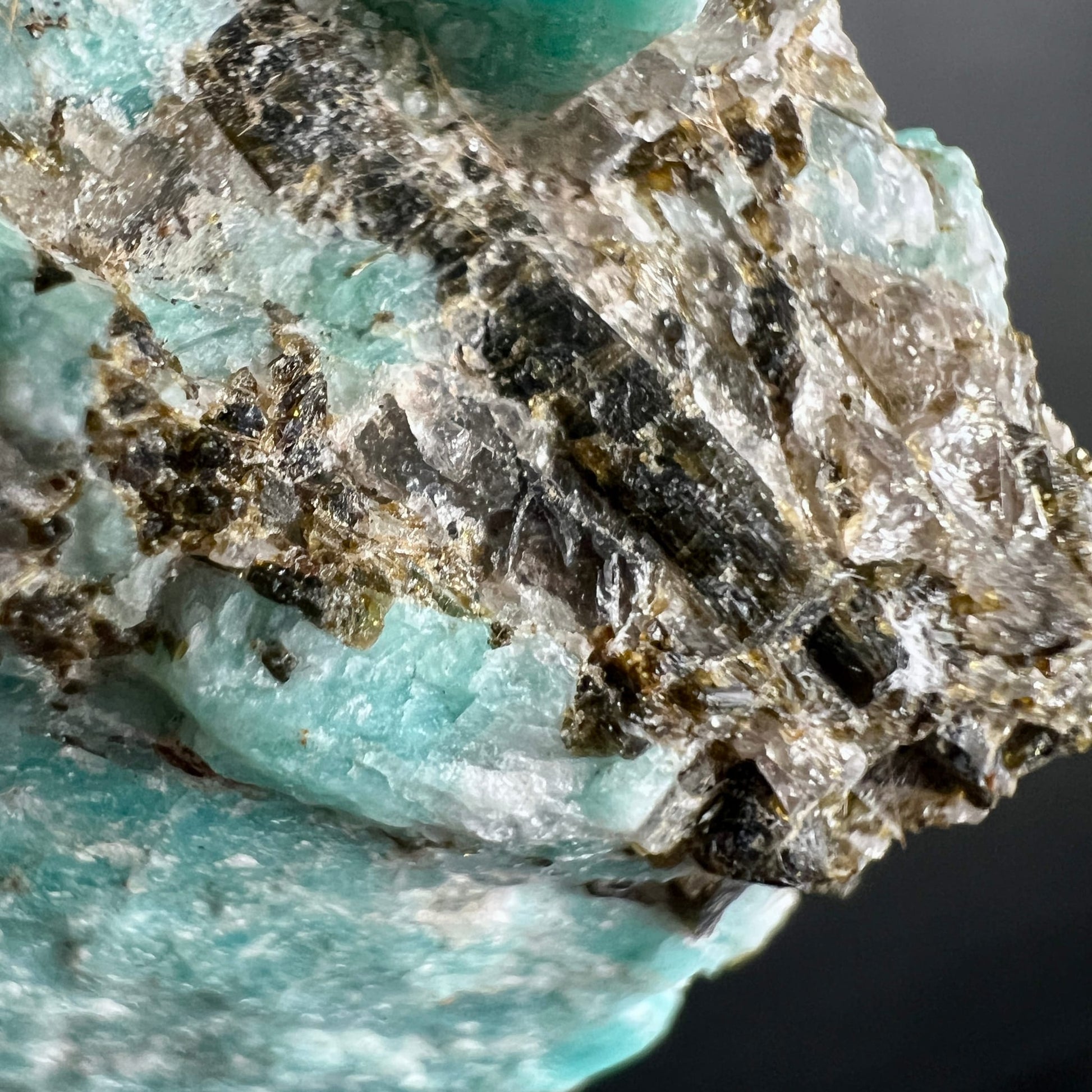 Amazonit mit Rauchquarz | Ansicht 15 | Happy Minerals