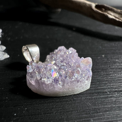 Boho-inspirierter Angel Aura Amethyst Herz Anhänger als Seelenschmuck | Happy Minerals