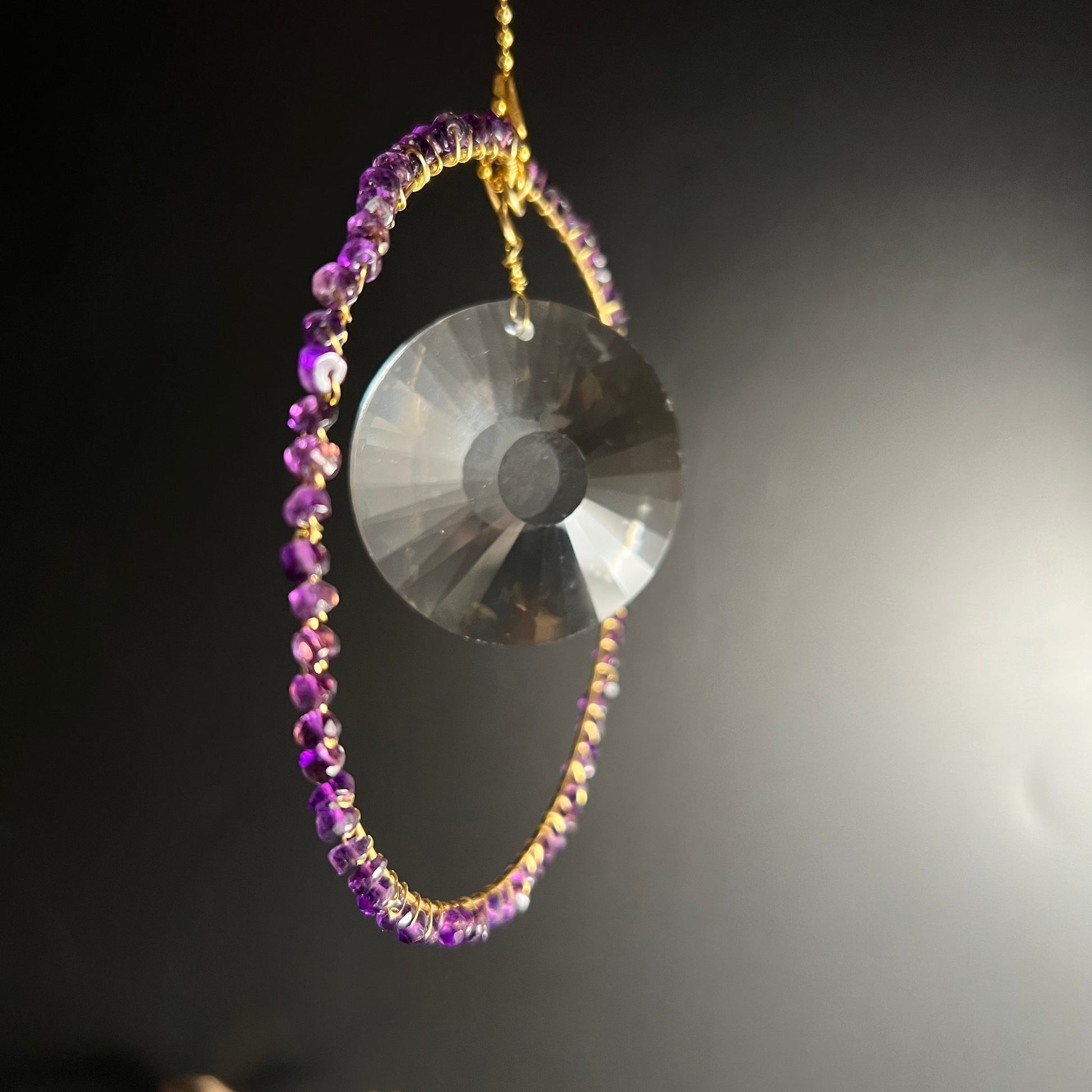Amethyst Glaskristall Sonne | Runder Kreis Lila Perlen | Gold Fassung Oval | Deutschland | Happy Minerals