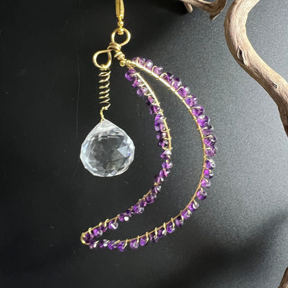 Amethyst Mond Design | Klarer Quarz Tropfen | Goldmessing Spirale | Kristall Schmuck | Happy Minerals