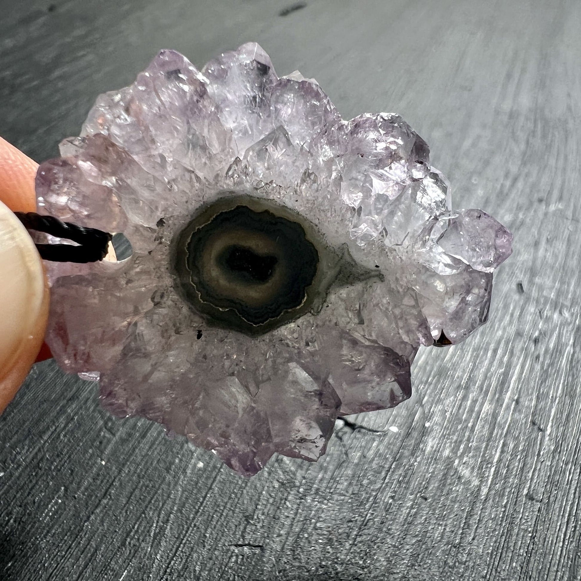 Naturbelassener Amethyst Anhänger ohne Metallfassung | Happy Minerals