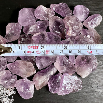 Amethyst Rohsteine Brasilien | Größenvergleich Maßband | ca. 2-4 cm | Happy Minerals
