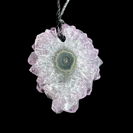 Lila Amethyst Sonne Anhänger 35x28mm, gebohrte Stalaktit-Scheibe aus Uruguay