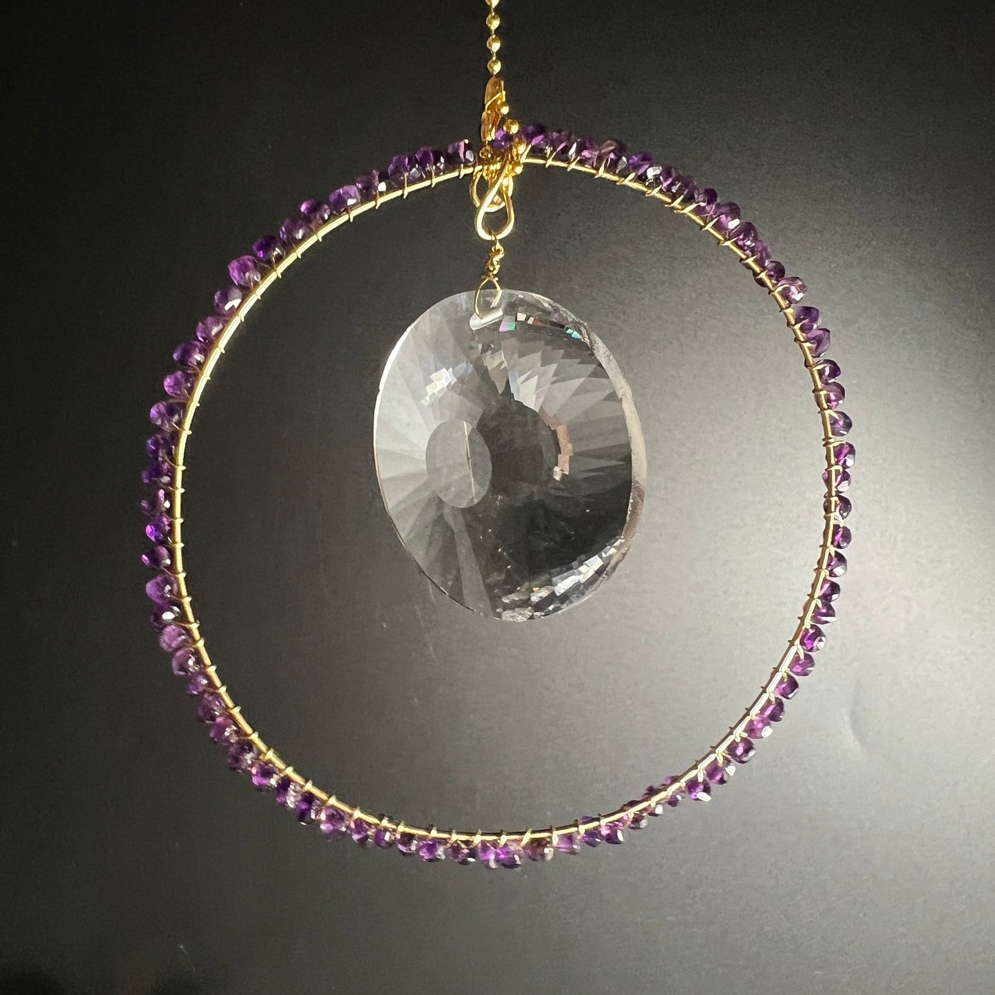 Amethyst Sonne Kreis | Glaskristall Oval | Violette Nuancen | Gold Fassung | Deutschland | Happy Minerals