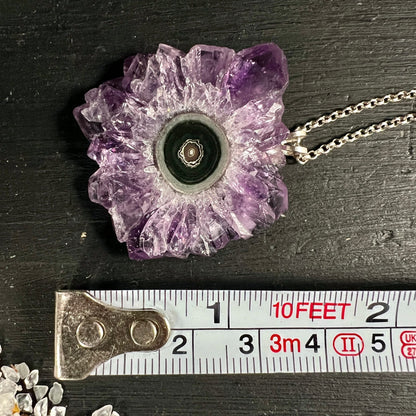 Amethyst Stalaktit Sonne | mit Maßband | Größenvergleich | Unikat Anhänger Uruguay | Happy Minerals